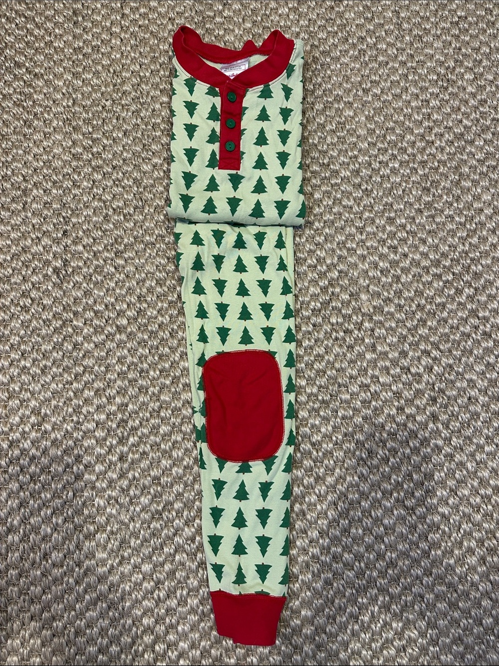 Hanna Andersson Green Tree Print Pajama Set with Red Accents